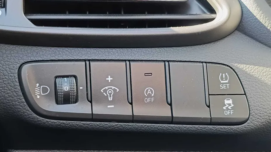 HYUNDAI i30 i30 1.5 T-GDI 48V Smart