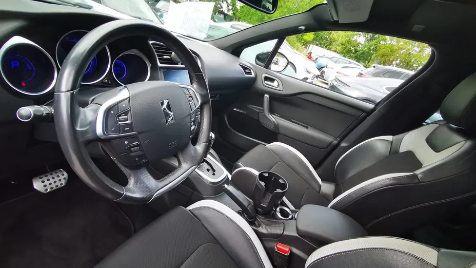 CITROEN DS4 -