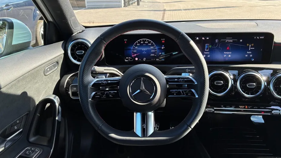 MERCEDES-BENZ A Klasa A 200 AMG Line 7G-DCT
