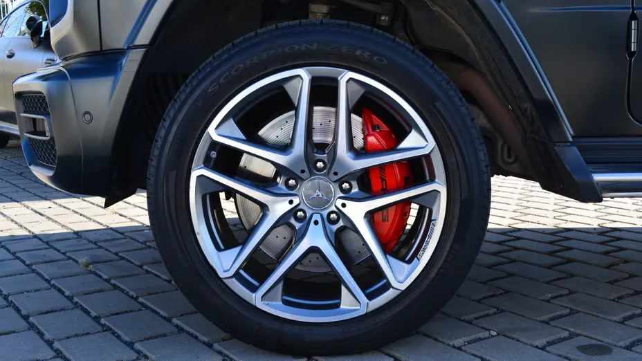 MERCEDES-BENZ Klasa G AMG G 63