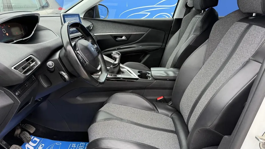 PEUGEOT 3008 -
