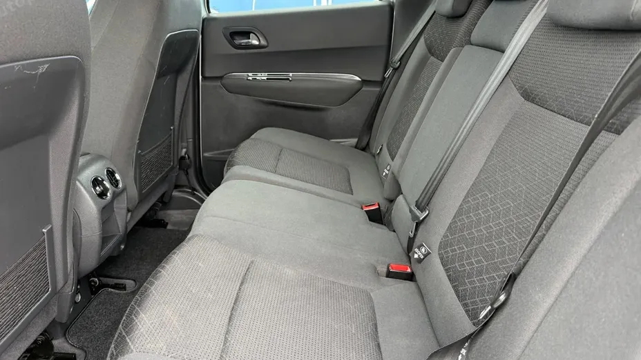 PEUGEOT 3008 -