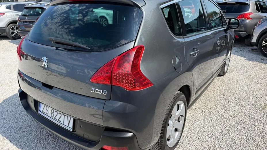 PEUGEOT 3008 -