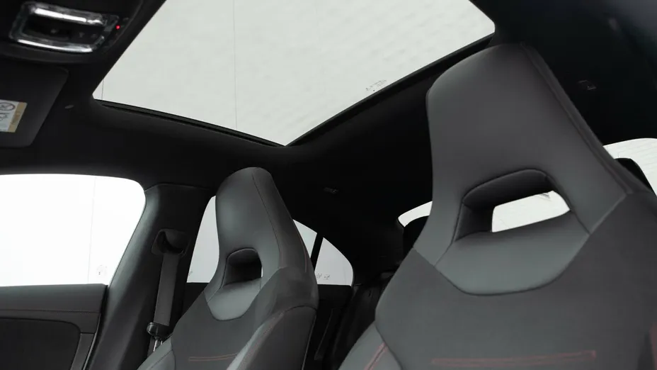 MERCEDES-BENZ CLA CLA 250 AMG Line 7G-DCT