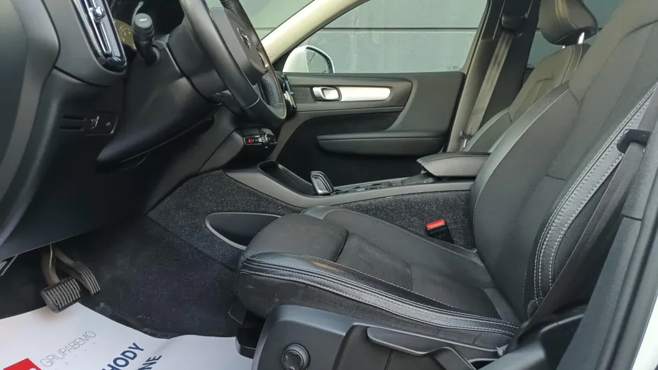 VOLVO XC40 XC40 T3 Momentum