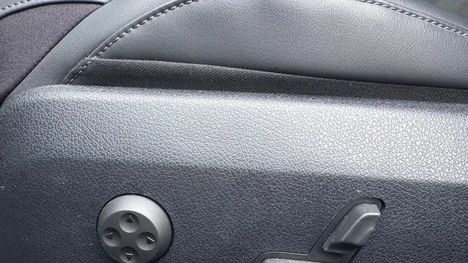 MERCEDES-BENZ C Klasa C 220 d mHEV AMG