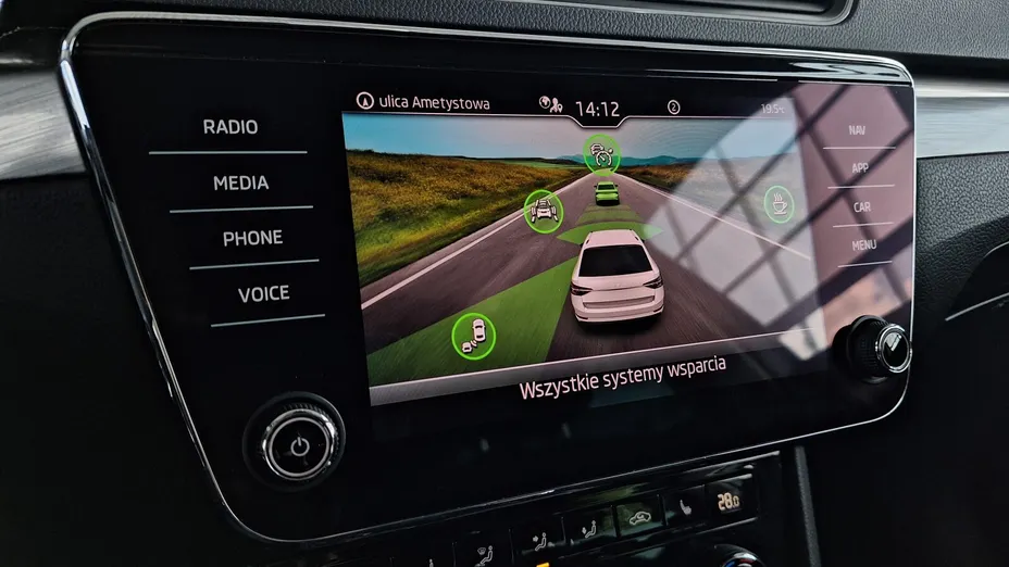 SKODA Superb Superb 2.0 TDI SCR Style DSG