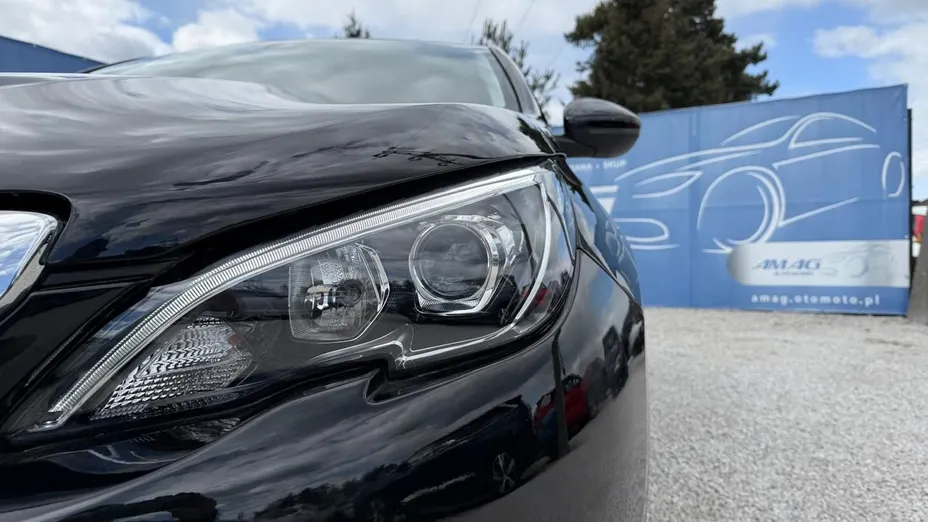 PEUGEOT 308 -