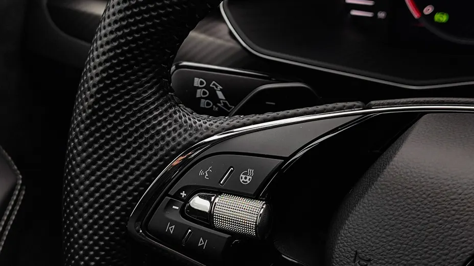 SKODA Superb Superb 2.0 TDI SCR Sportline DSG