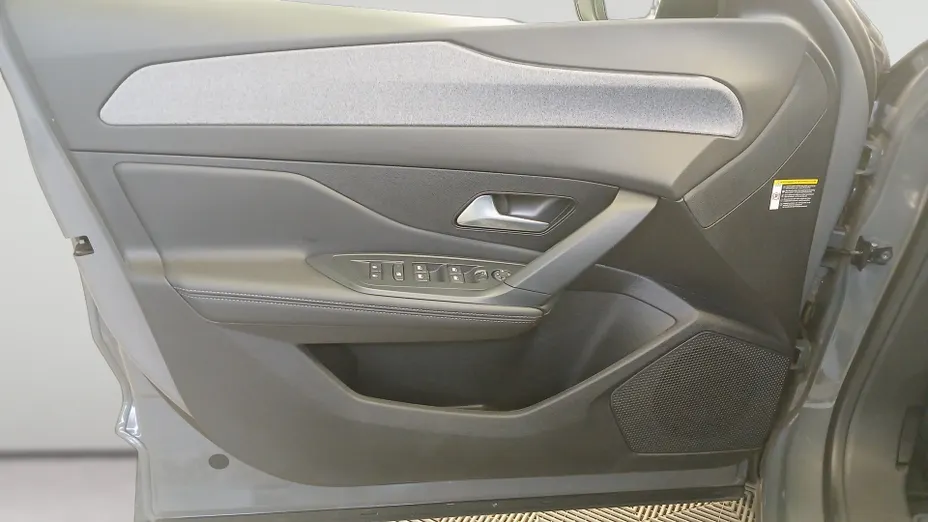 PEUGEOT 408 -