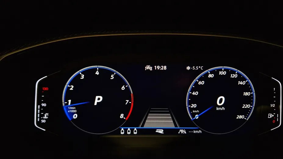 VOLKSWAGEN Arteon Arteon 2.0 TSI R-Line DSG