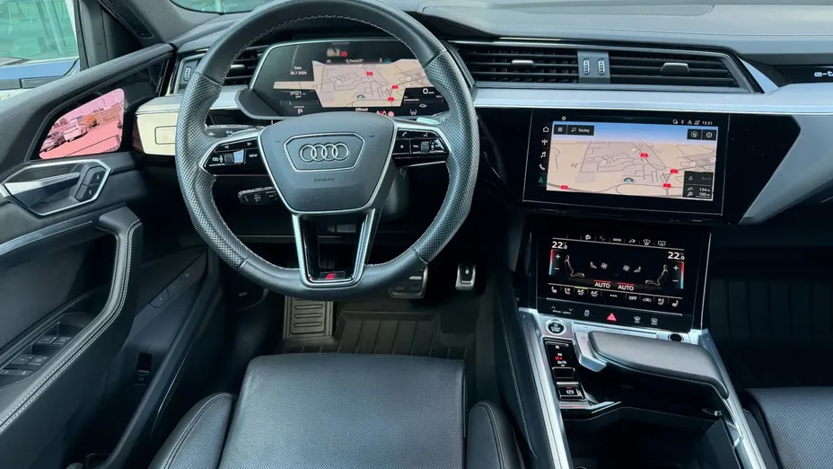 AUDI e-tron -