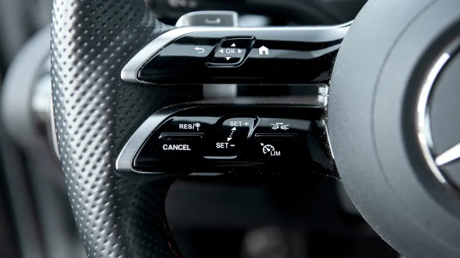 MERCEDES-BENZ A Klasa A 200 AMG Line 7G-DCT