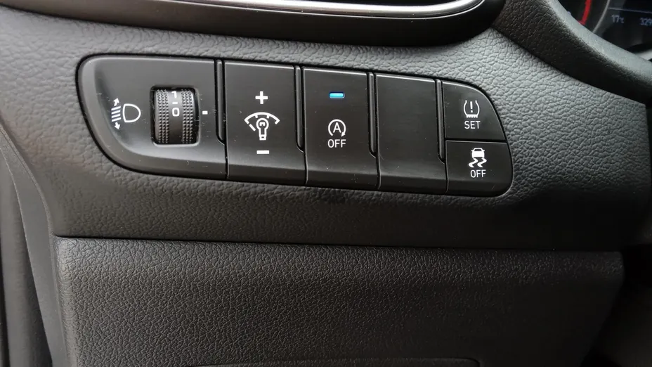 HYUNDAI i30 i30 1.0 T-GDI Modern