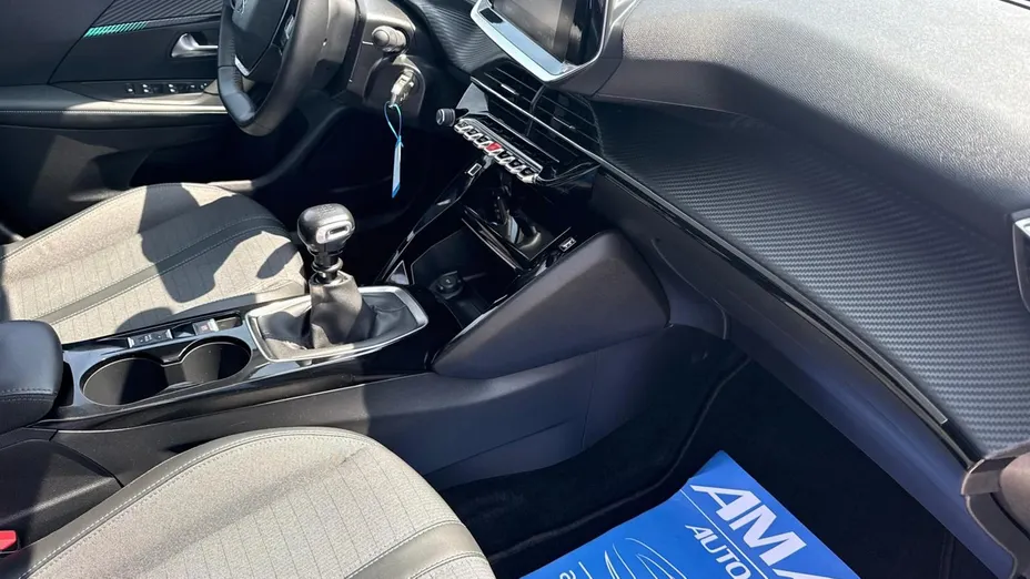 PEUGEOT 2008 -
