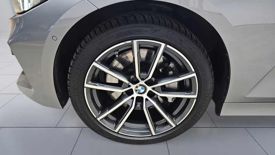 BMW Seria 3 330i xDrive aut