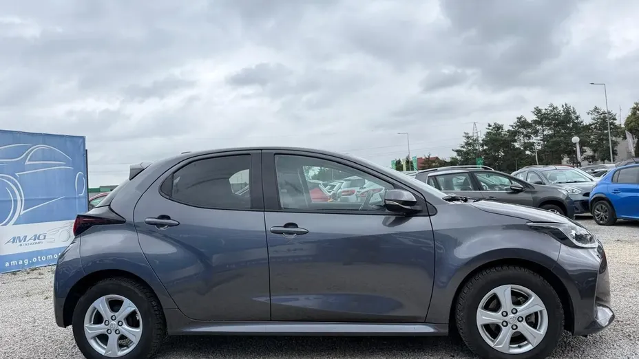 TOYOTA Yaris -