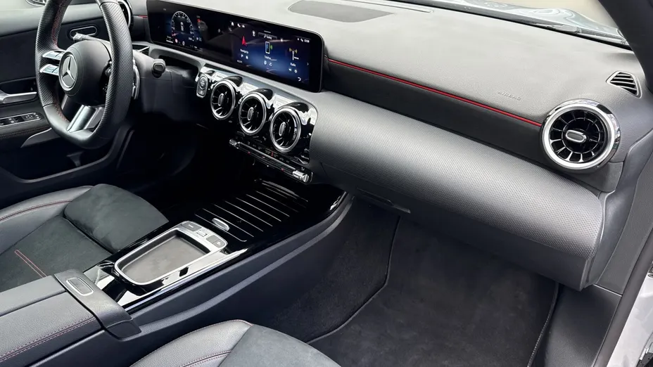 MERCEDES-BENZ A Klasa A 200 AMG Line 7G-DCT
