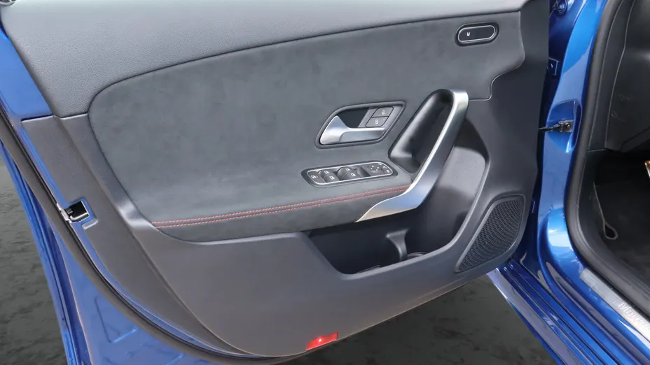 MERCEDES-BENZ A Klasa A 200 AMG Line 7G-DCT