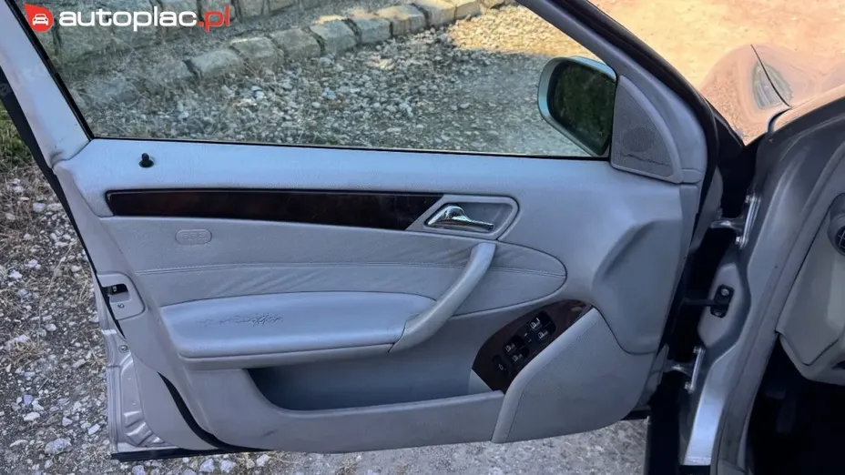 MERCEDES-BENZ C Klasa -