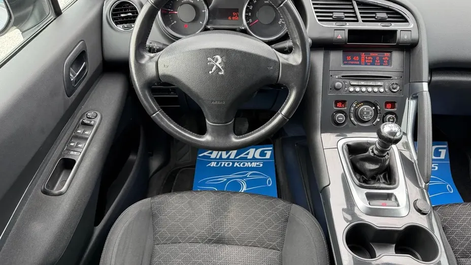 PEUGEOT 3008 -