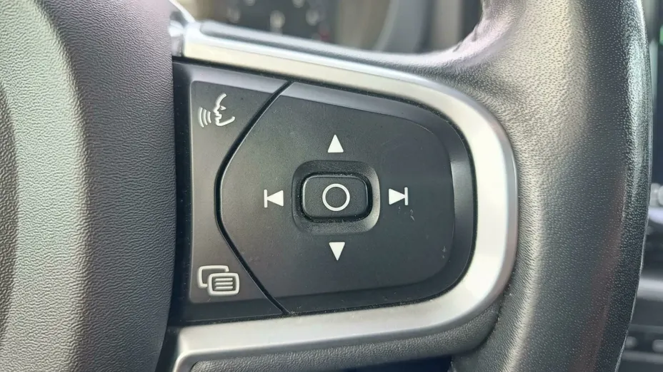 VOLVO XC60 XC60 T4 Momentum Pro aut