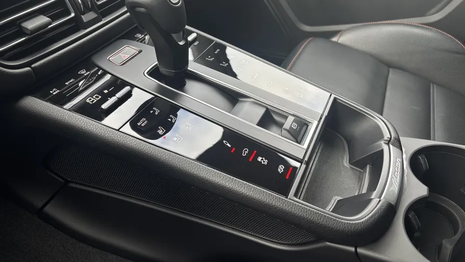 PORSCHE Macan Macan GTS