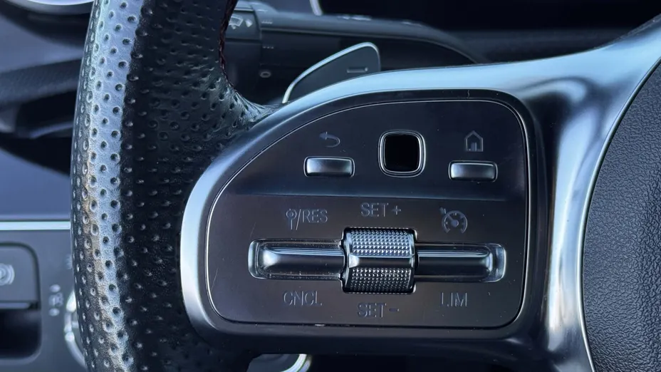 MERCEDES-BENZ CLA CLA 200 AMG Line 7G-DCT
