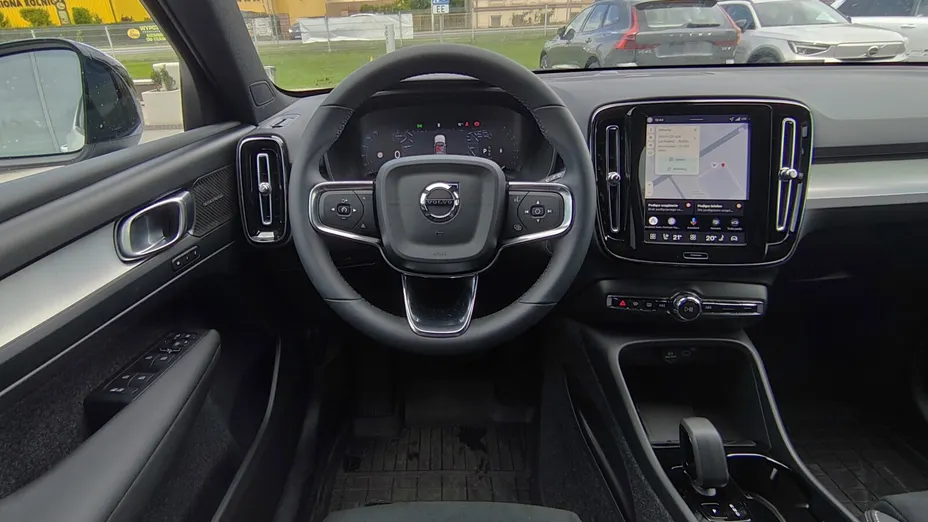 VOLVO XC40 XC40 B4 Plus Dark aut