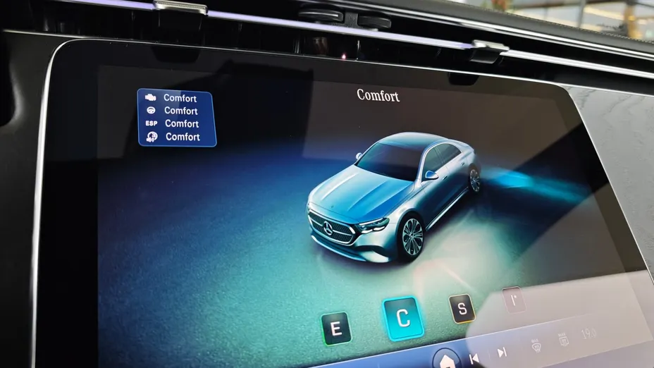 MERCEDES-BENZ E Klasa E 220 d mHEV 4-Matic AMG 9G-Tronic