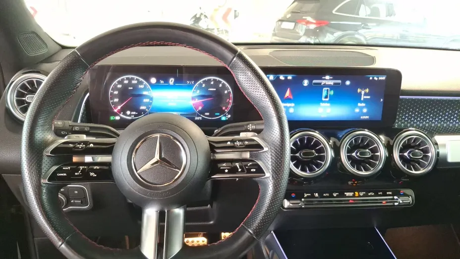 MERCEDES-BENZ GLB GLB 200 mHEV AMG Line 7G-DCT