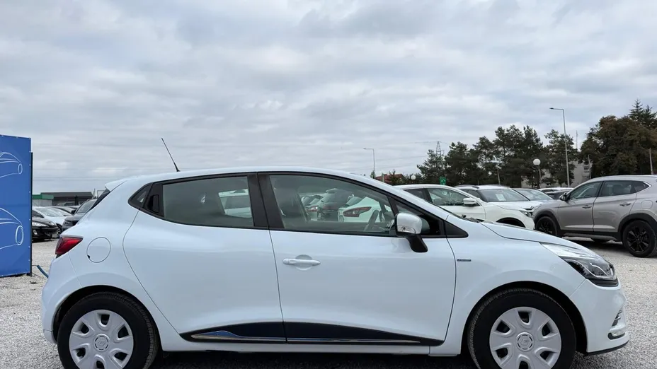 RENAULT Clio -