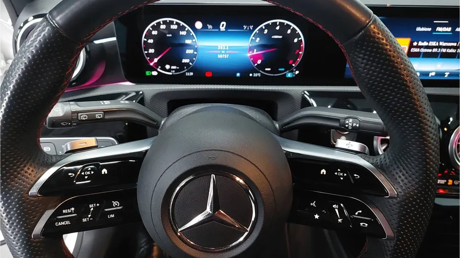 MERCEDES-BENZ A Klasa A 220 4-Matic AMG Line 8G-DCT
