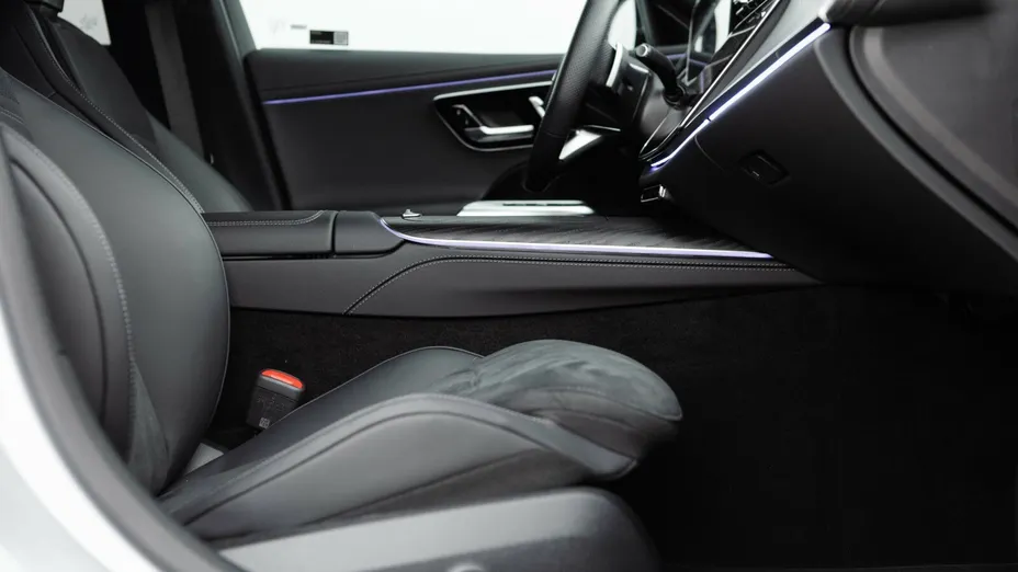 MERCEDES-BENZ E Klasa E 220 d mHEV 4-Matic AMG 9G-Tronic