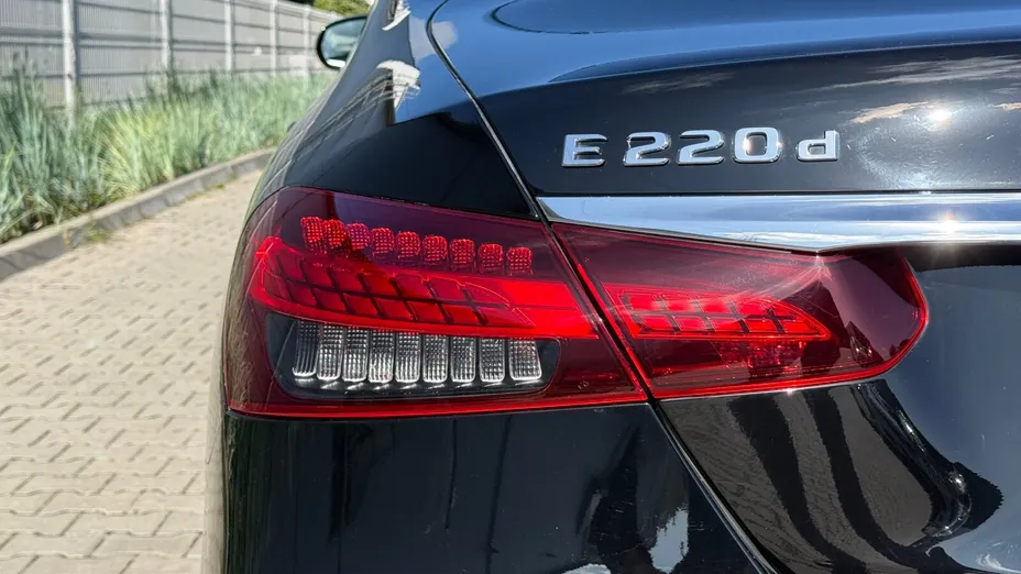 MERCEDES-BENZ E Klasa E 220 d 4-Matic AMG
