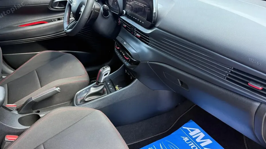 HYUNDAI i20 -