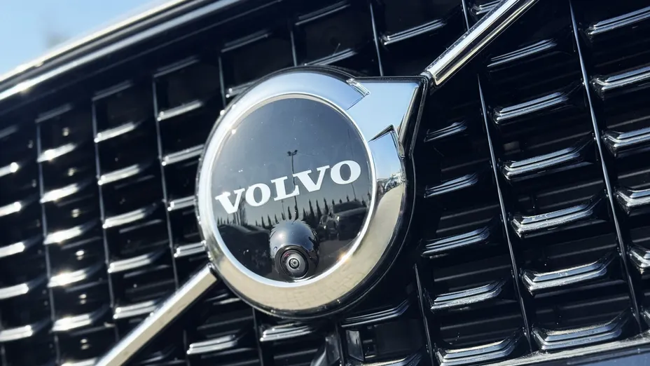 VOLVO XC60 XC60 T6 Plug-In Hybrid AWD Plus Dark aut