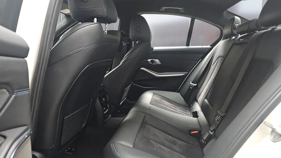 BMW Seria 3 320i aut