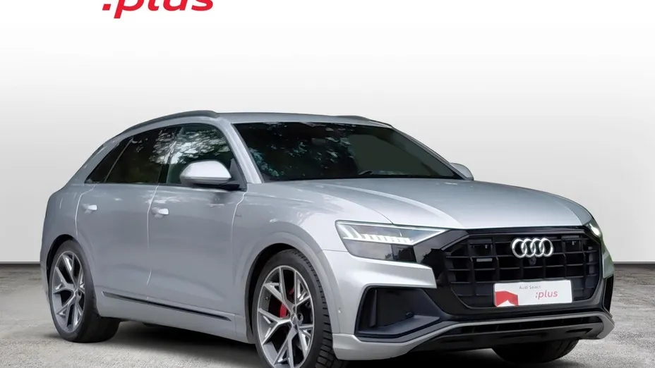 AUDI Q8 -