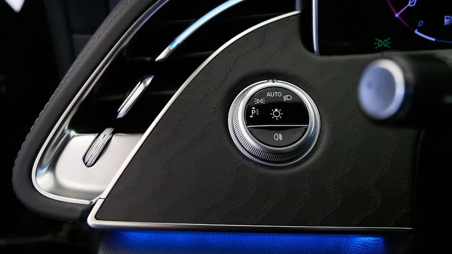 MERCEDES-BENZ E Klasa E 220 d mHEV 4-Matic AMG 9G-Tronic