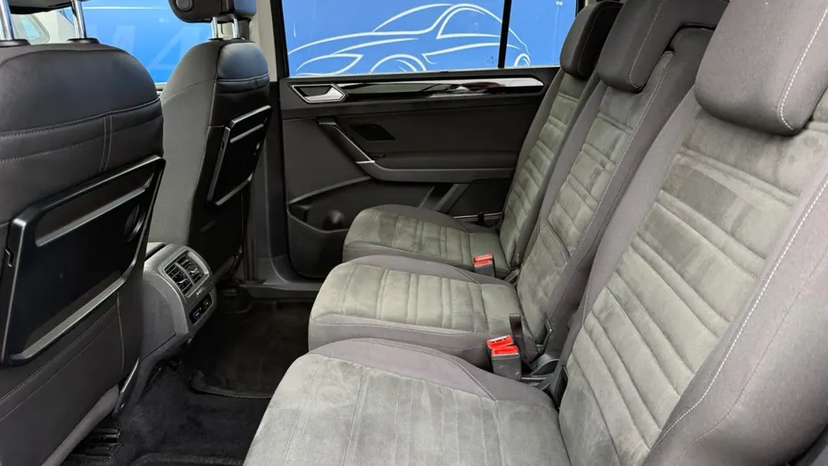 VOLKSWAGEN Touran -
