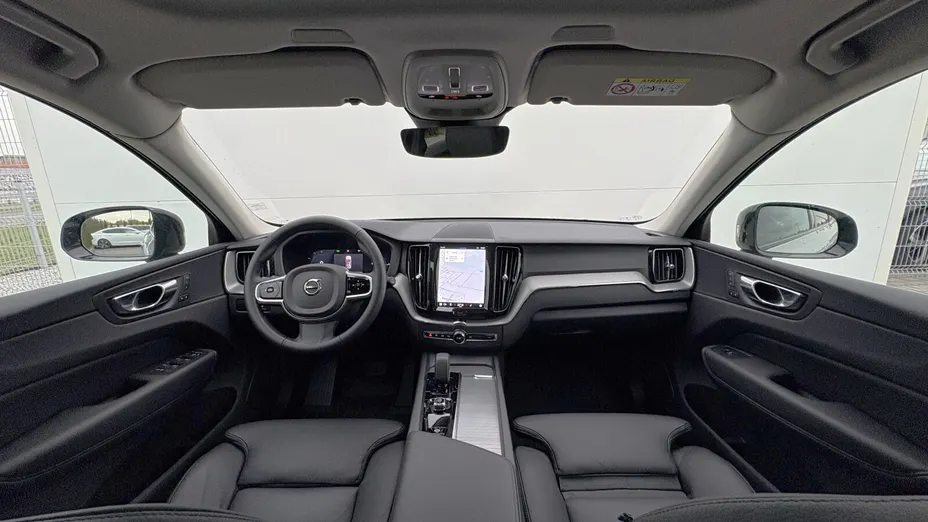 VOLVO XC60 XC60 T6 Plug-In Hybrid AWD Plus Dark aut