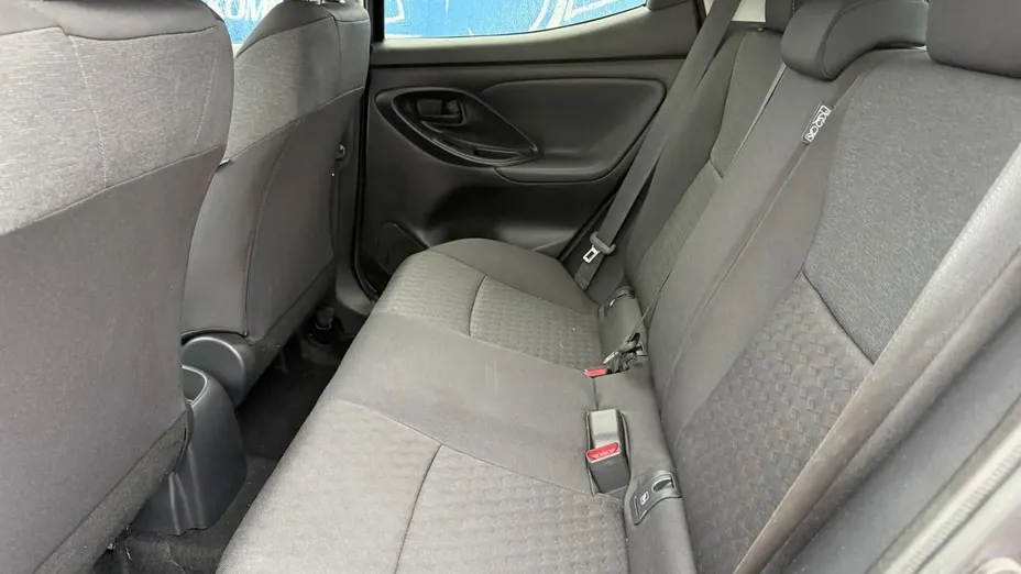 TOYOTA Yaris -