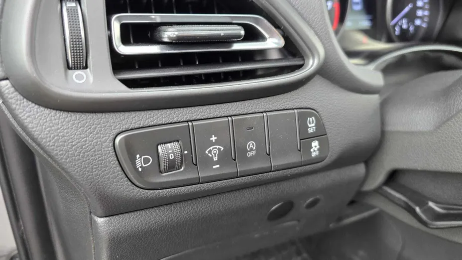 HYUNDAI i30 i30 1.0 T-GDI Smart DCT