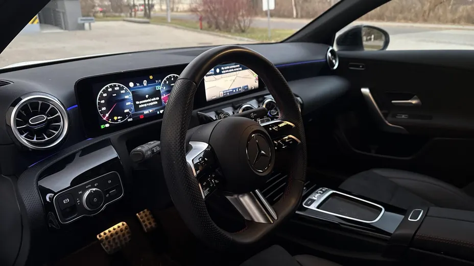 MERCEDES-BENZ A Klasa A 200 AMG Line 7G-DCT