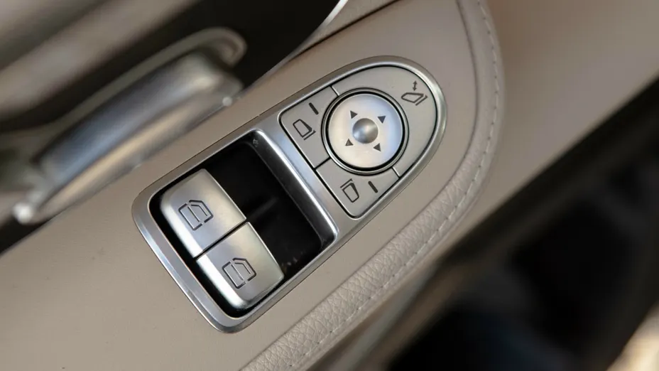 MERCEDES-BENZ V Klasa V 250 d 4-Matic 9G-Tronic Avantgarde (długi)