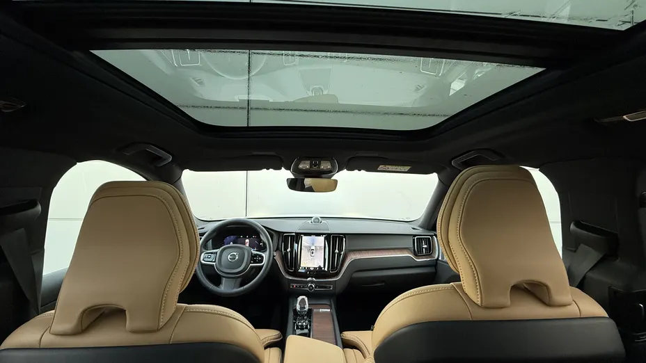 VOLVO XC60 XC60 T6 Plug-In Hybrid AWD Ultra Dark aut