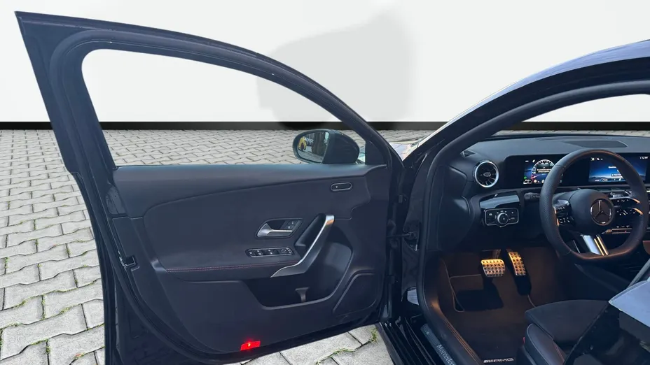 MERCEDES-BENZ A Klasa A 220 4-Matic AMG Line 8G-DCT