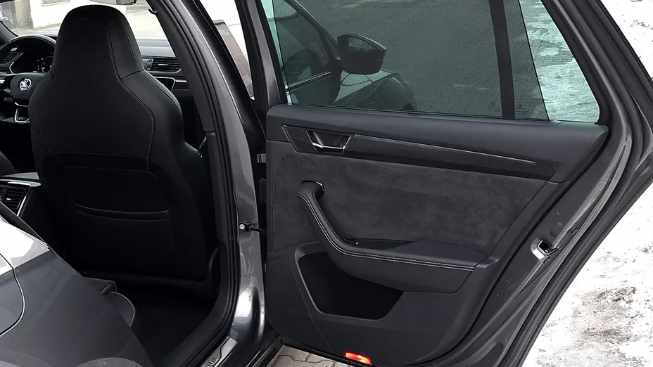 SKODA Superb Superb 2.0 TDI SCR Sportline DSG