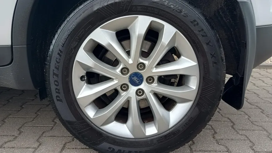 FORD Kuga -